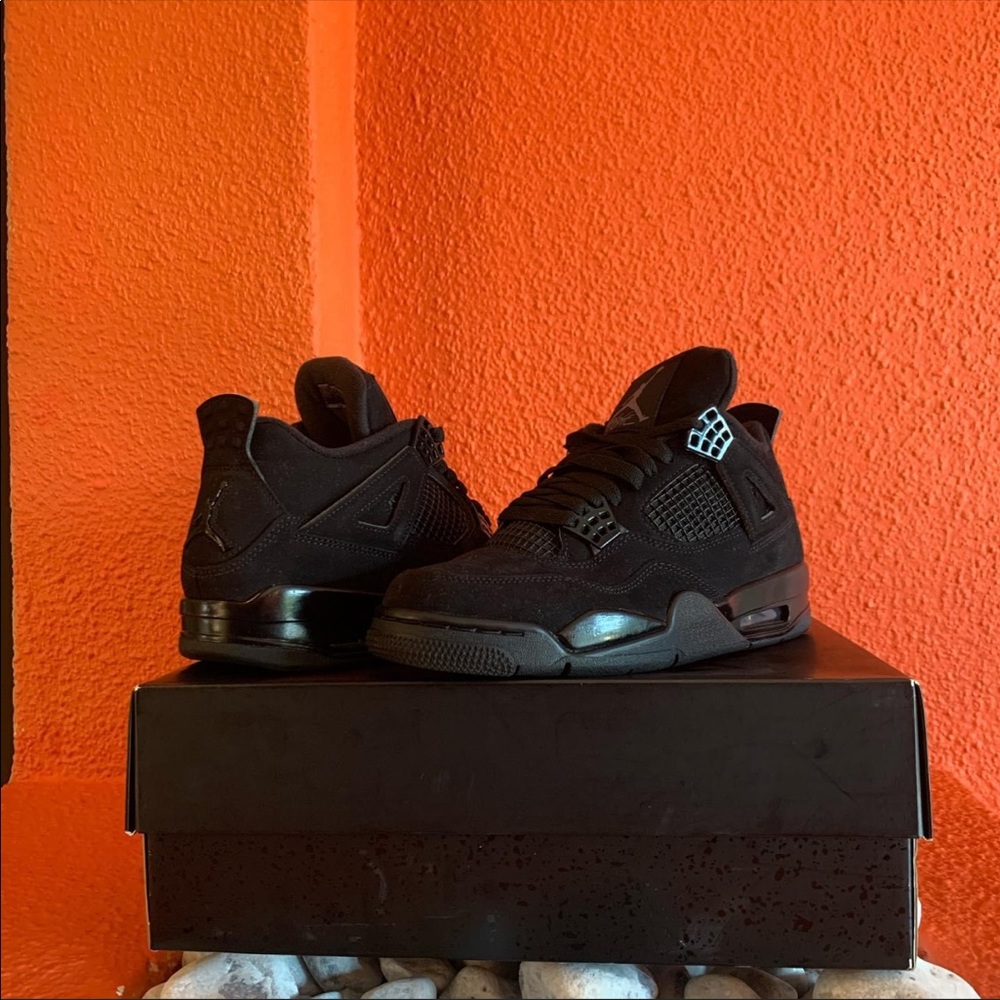 Dead stock black cat jordan 4s 🥷🏾